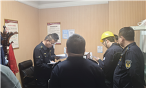 标题：内蒙古特检院包头分院协同市场监管局对包头恒大华府电梯开展安全检查
浏览次数：155
发表时间：2025-04-25