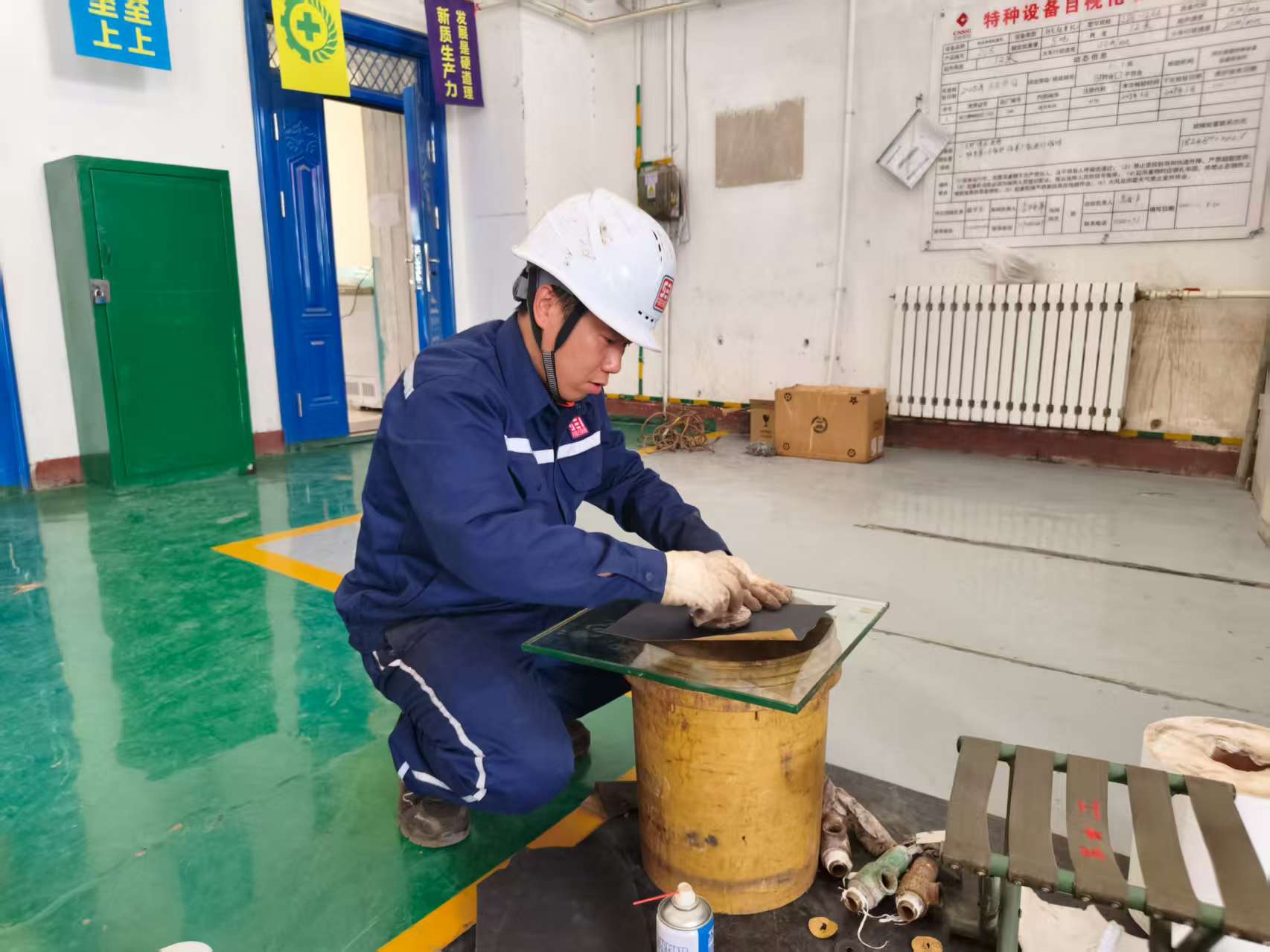 内蒙古特检院阿拉善分院赴吉兰泰开展安全阀校验维修工作