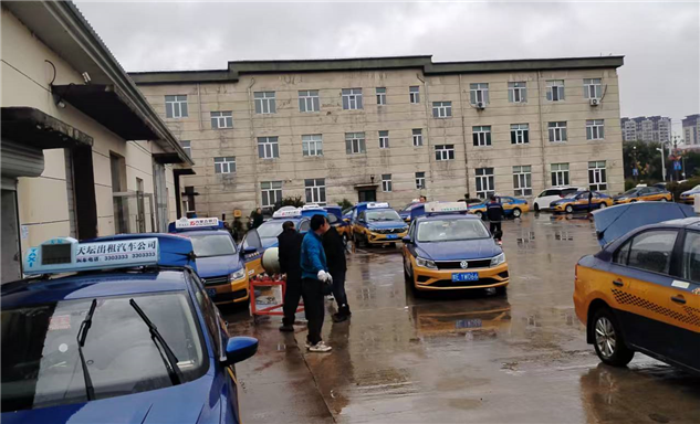 标题：内蒙古特检院呼伦贝尔分院：“为民检测”的初心，既守住了安全的底线，也暖了用户的心
浏览次数：88
发表时间：2025-10-20