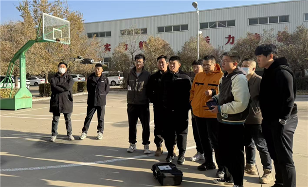 标题：赋能特种设备智能化检验——自治区特检院包头分院开展无人机飞行专项培训 
浏览次数：32
发表时间：2025-12-11