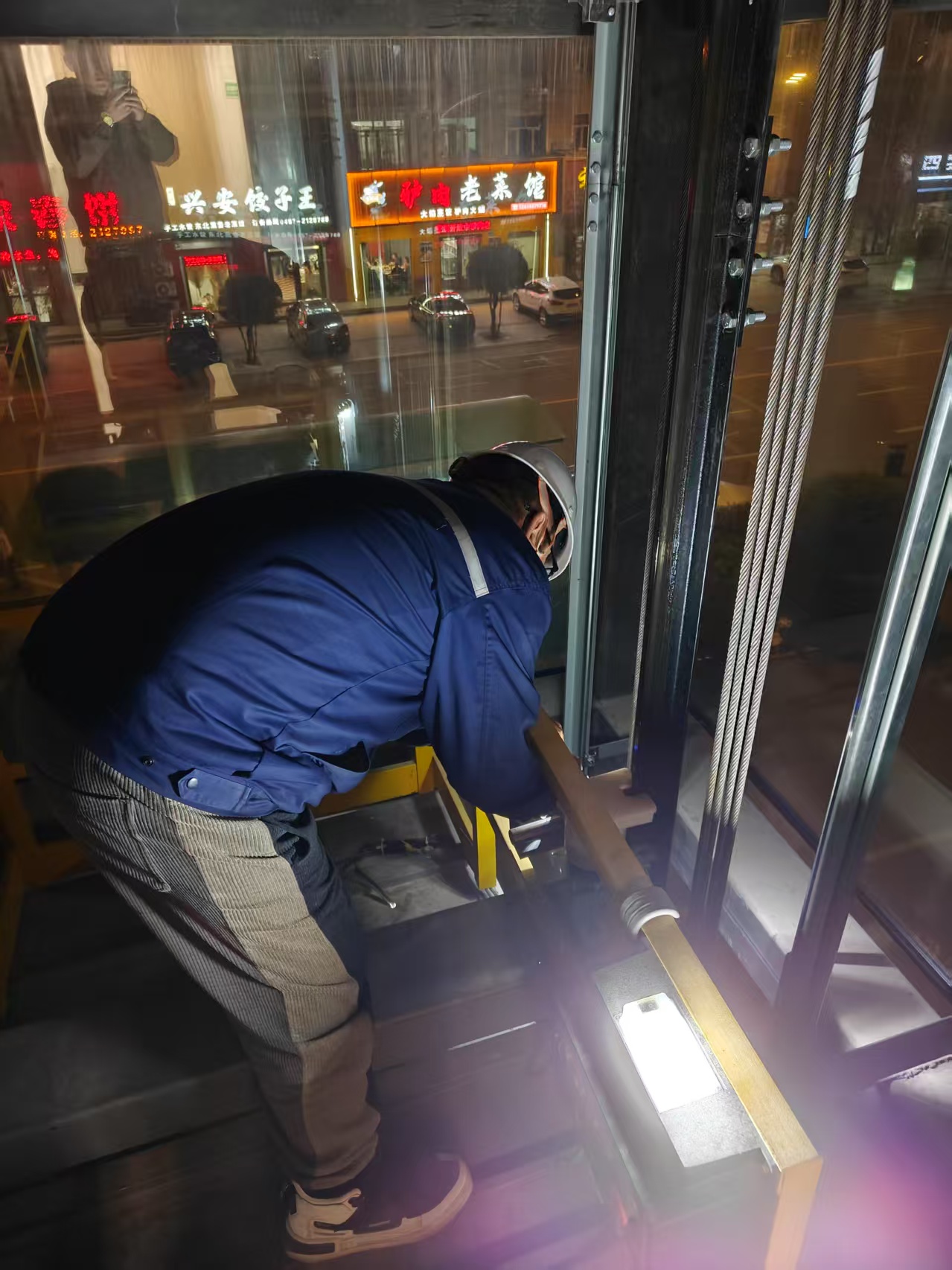 冰雪那达慕背后的“电梯护卫队”：特检人零下30℃守护游客安全