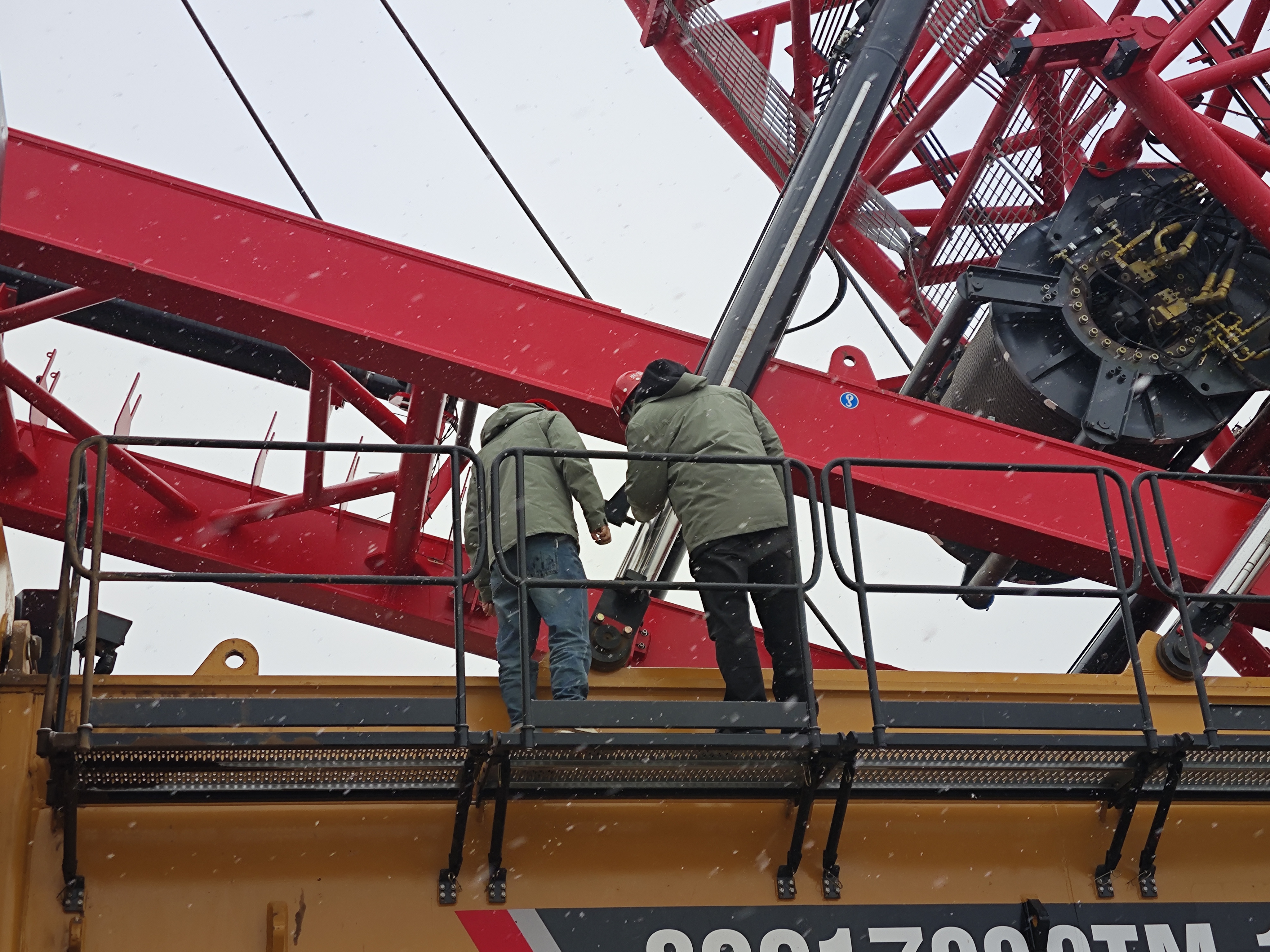 两地特检协同发力 护航风电“国之重器”——蒙浙联合完成兴安盟大型履带起重机定期检验