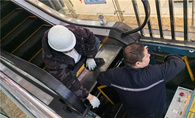 标题：内蒙古特检院呼伦贝尔分院完成扎兰屯发达广场电梯定期检验 护航人员密集场所乘梯安全
浏览次数：452
发表时间：2026-03-17