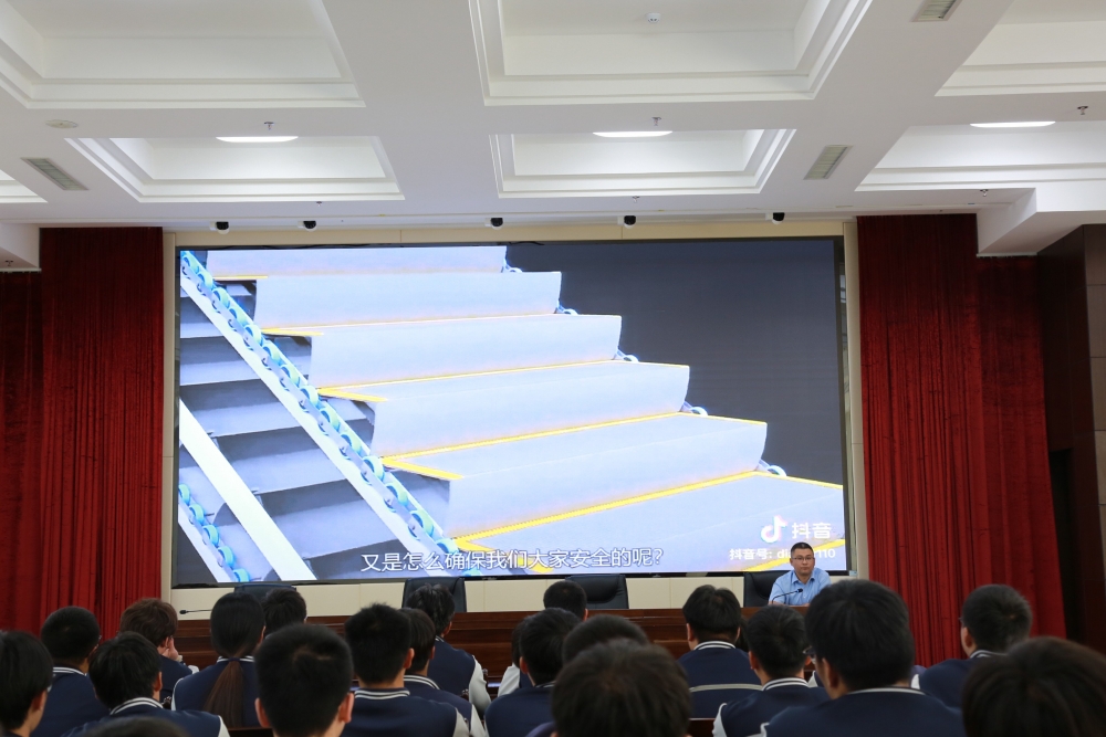 813B9069_副本.jpg 813B9069_副本.jpg